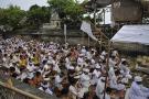 _DSC7614 Церемония индуистов. Пура Улувати. Бали. Индонезия.jpg