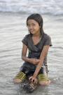 _DSC1105 Девочка на берегу. Сулавеси. Индонезия.jpg